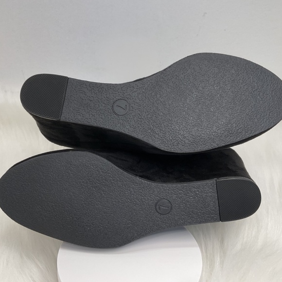 NWT Lexi & Abbie Black Suede Like Sloan Wedge Size 7 Boots/New In Box - Picture 13 of 13